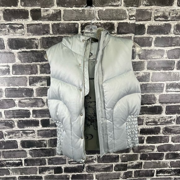 Aritzia Talula Duck Down lined women’s puffer vest - Picture 2 of 15